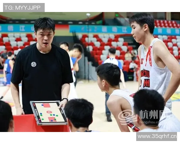 杭州篮球队在精英赛中以68分稳居积分榜首位,展现强劲实力 杭州篮球队在精英赛中以68分稳居积分榜首位,展现强劲实力